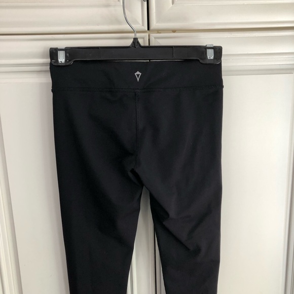 Ivivva by Lululemon mesh accent girl’s leggings - Picture 7 of 9